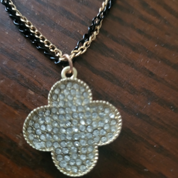 Clover necklace - Picture 3 of 6